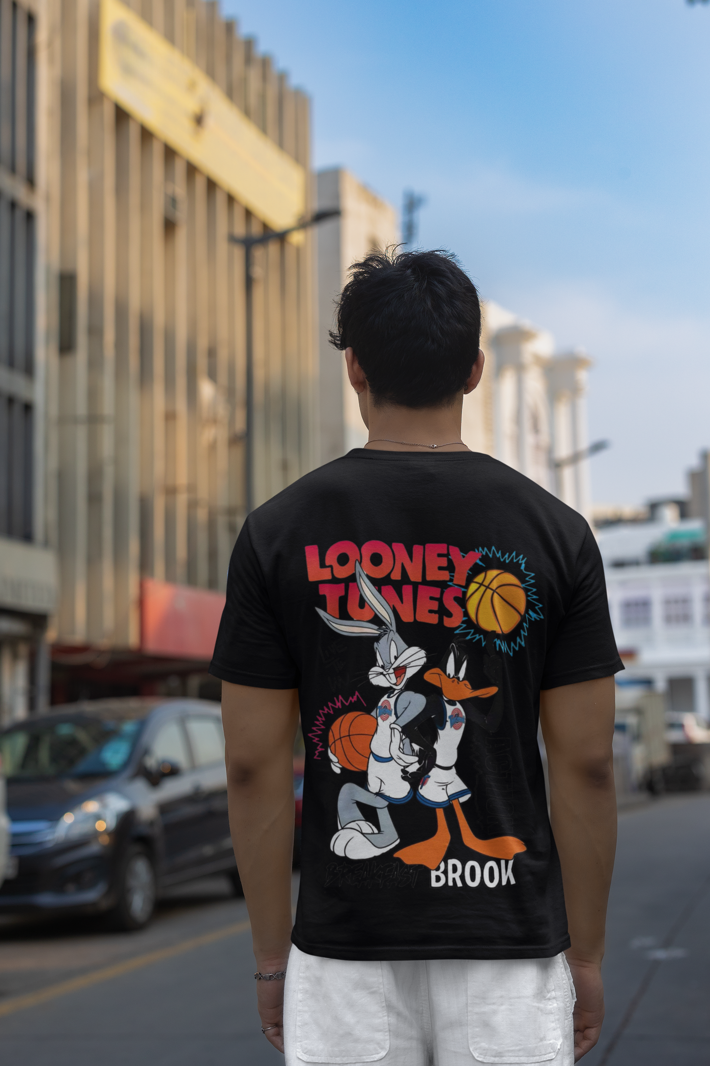 LOONEY TUNES