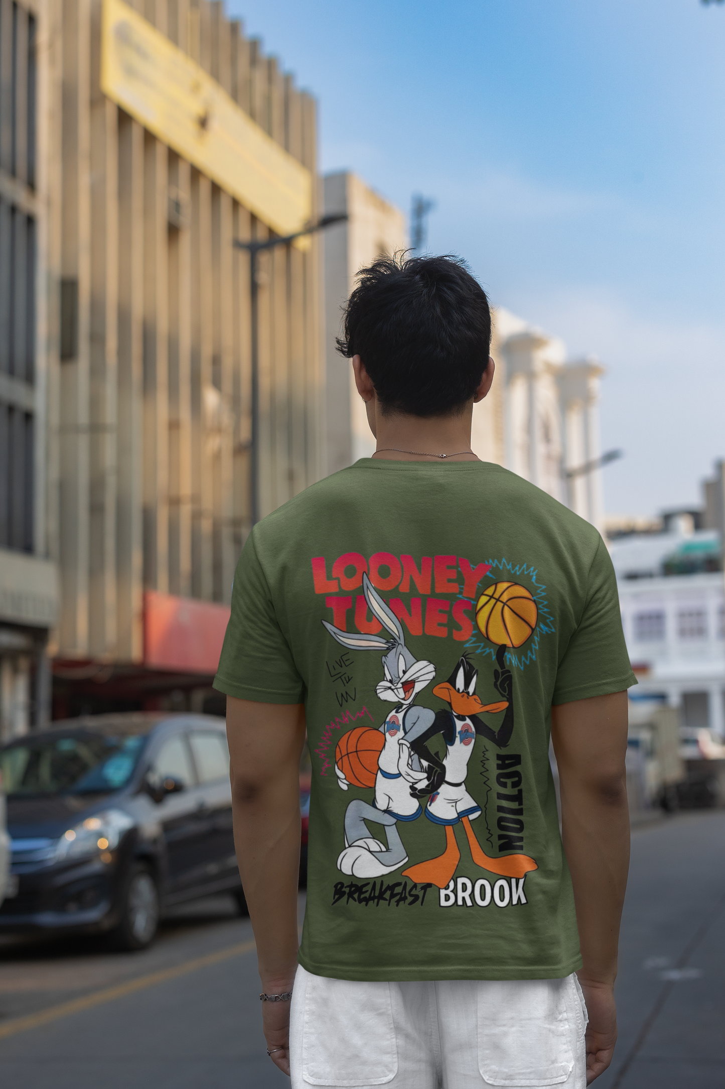 LOONEY TUNES