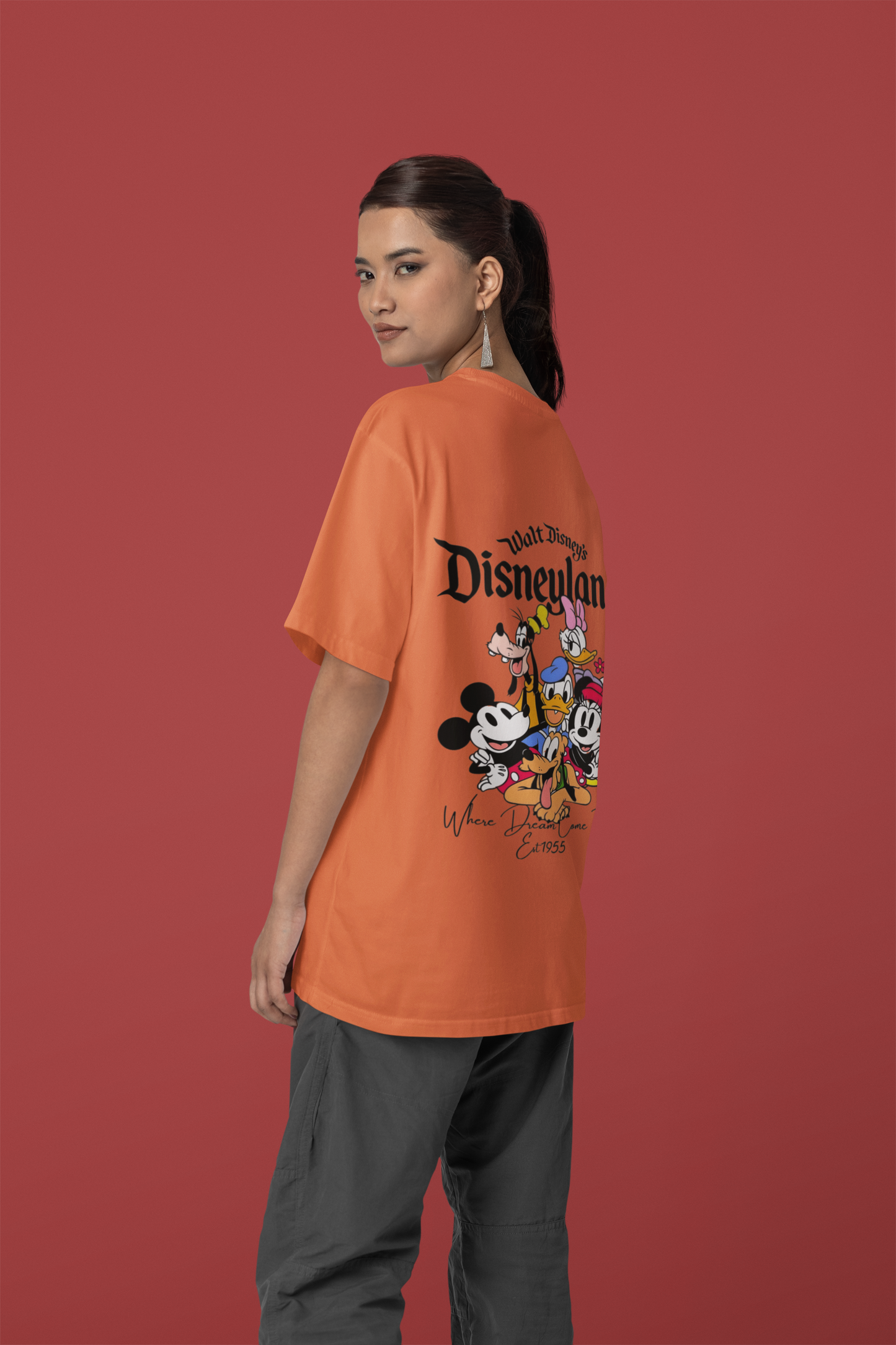WALT DISNEY
