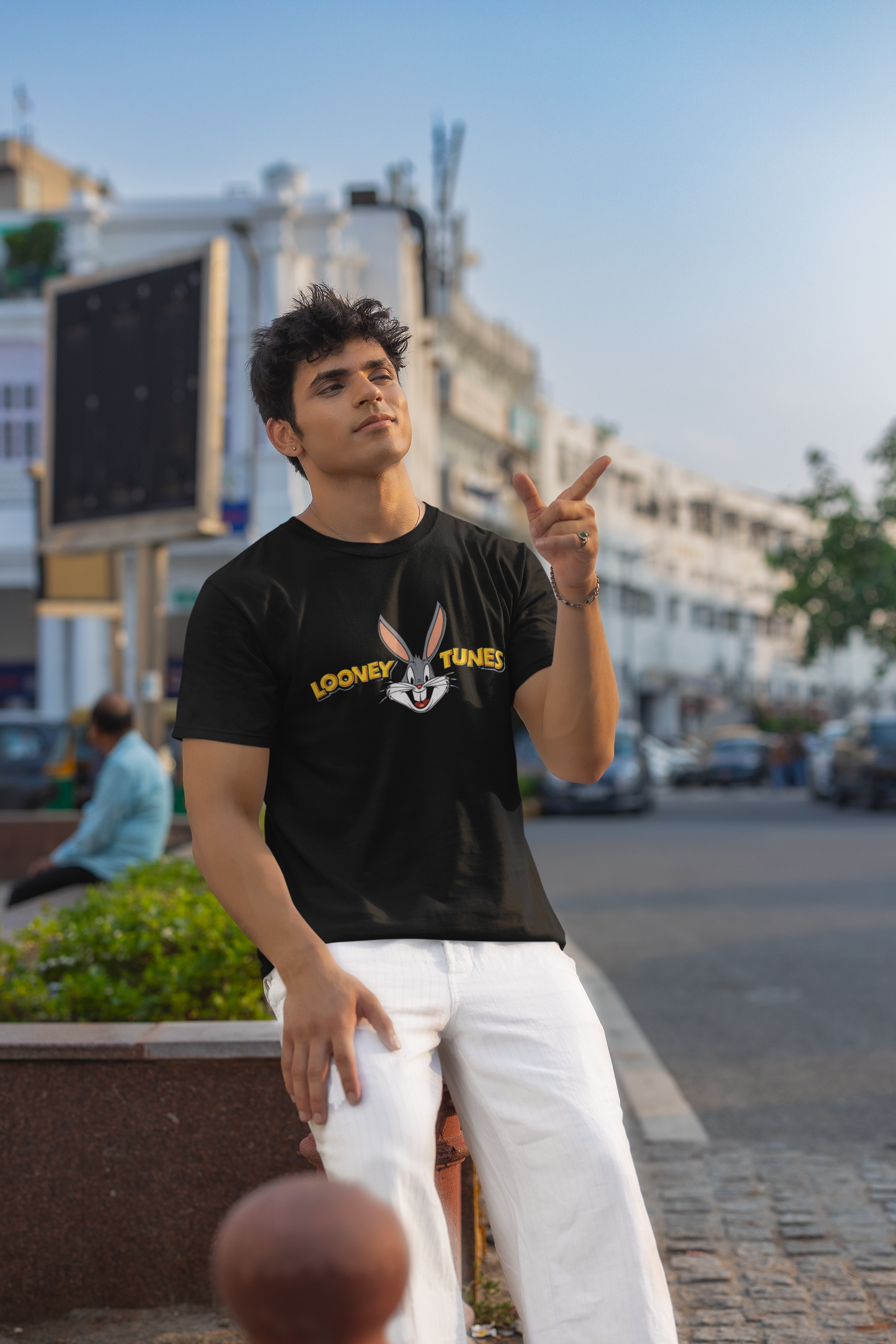 LOONEY TUNES